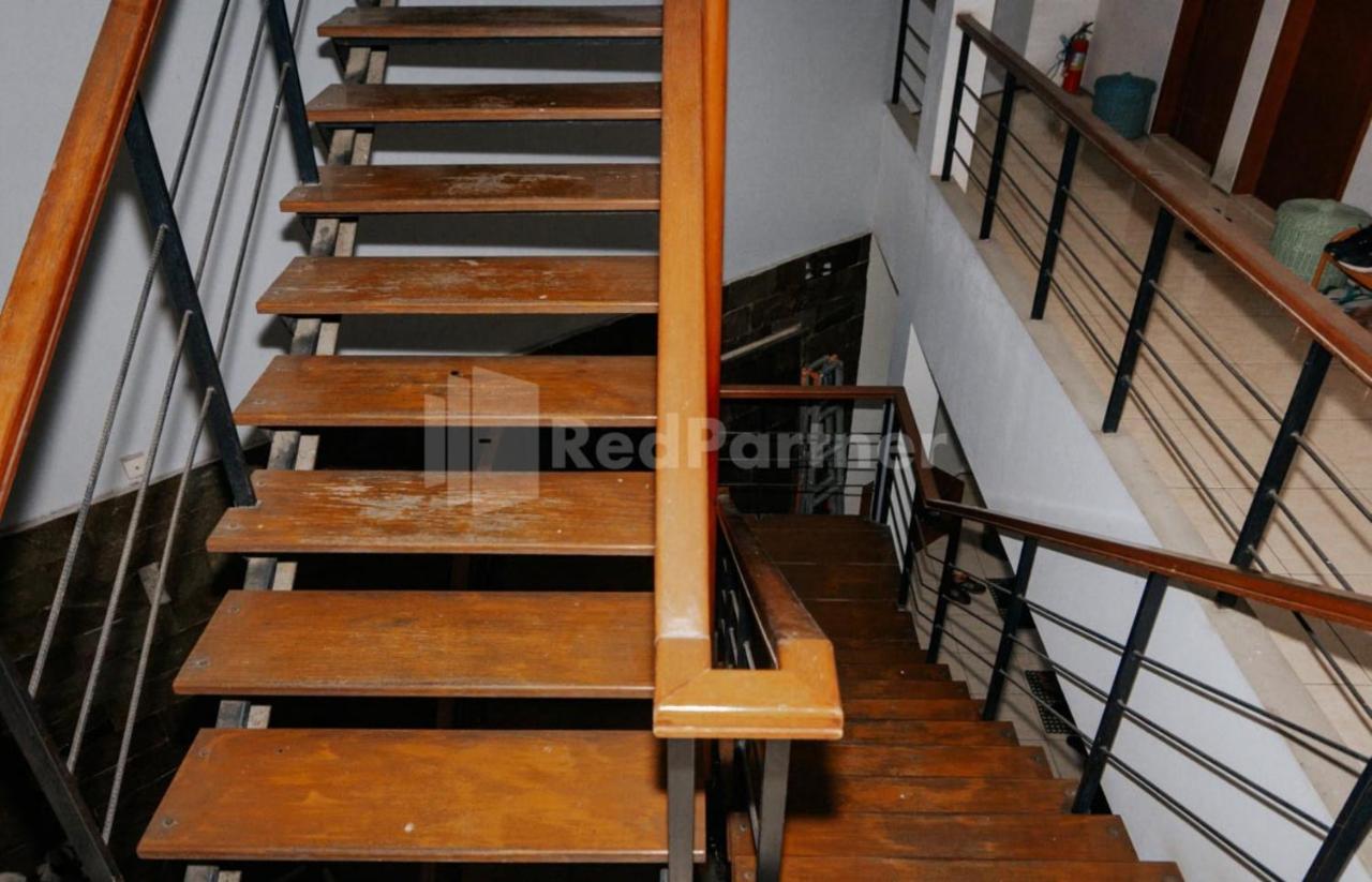 ホテル De Lugano Scbd Syariah Mitra Reddoorz ジャカルタ エクステリア 写真